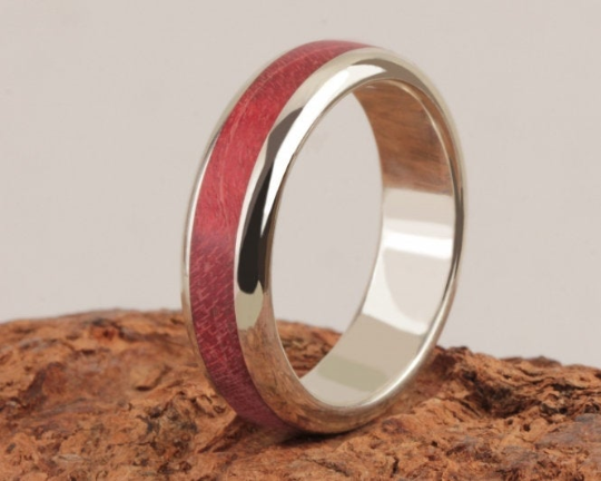 3rd Edition Slimline Ring Bergahorn geriegelt rot – Eleganter Holzring mit Silberakzenten