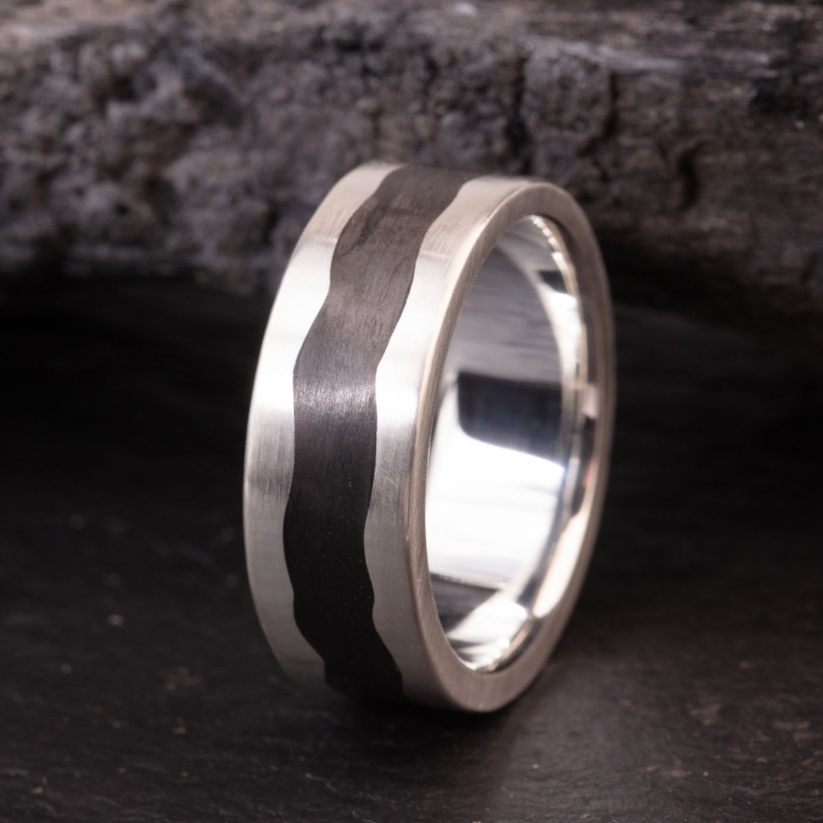 12th Edition Wave-2-Carbon Silberring