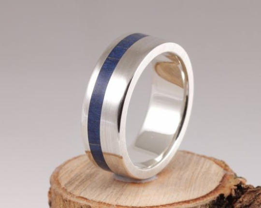 11th Edition Silberring mit blue Bergahorn – Für alle, die den Wald lieber am Finger als vor der Tür haben.