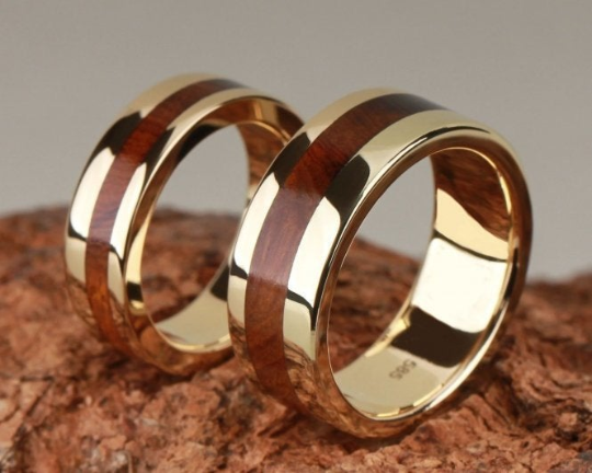 Massive Eheringe mit Edelhölzern 15th Edition in Gelbgold