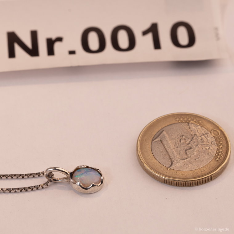 Einzelstück 0,5ct Opalanhänger mit Kronenfassung Nr0010