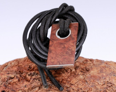 Dog Tag aus Amboina Maser Holz