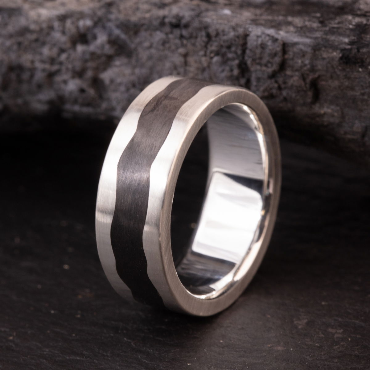 12th Edition Wave-2-Carbon Silberring