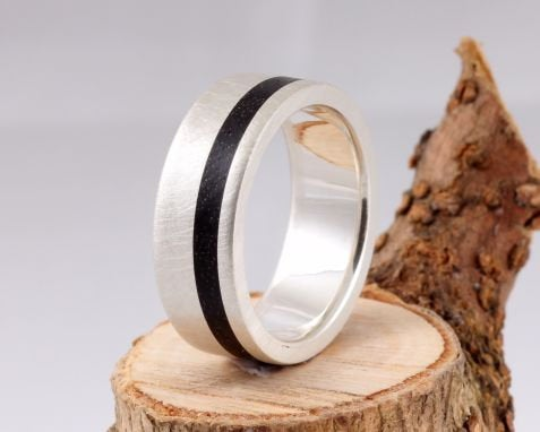 11th Edition Silberring mit Ebenholz – Exklusiver Ring mit edlem Holz