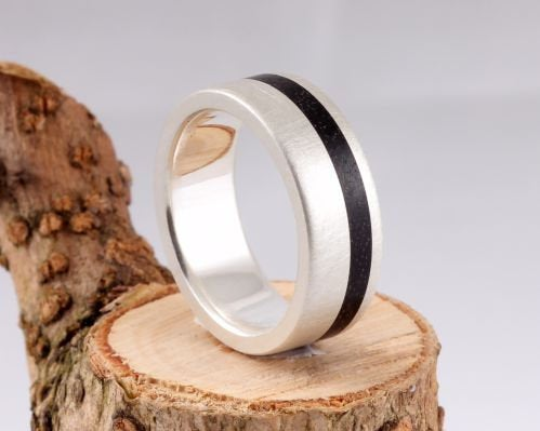 11th Edition Silberring mit Ebenholz – Exklusiver Ring mit edlem Holz
