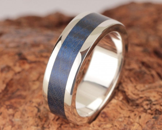 Handgefertigter Silber-Bergahorn-Indigoblau-Ring mit individualisierbarem Diamant 3rd Edition
