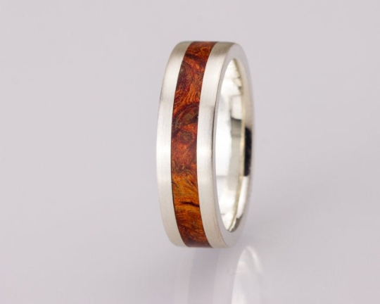 3rd Edition Handgefertigter Silber-Amboina-Maserholzring mit individualisierbarem Diamant