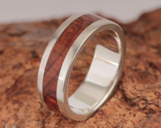 3rd Edition Handgefertigter Silber-Amboina-Maserholzring mit individualisierbarem Diamant