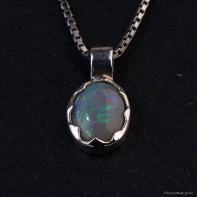 Einzelstück 0,8ct Opalanhänger mit Kronenfassung Nr0012