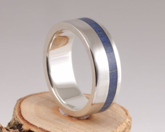 11th Edition Silberring mit blue Bergahorn – Für alle, die den Wald lieber am Finger als vor der Tür haben.