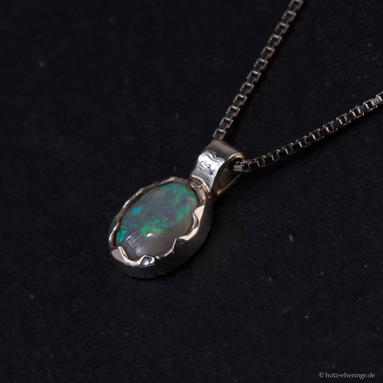 Einzelstück 0,8ct Opalanhänger mit Kronenfassung Nr0012