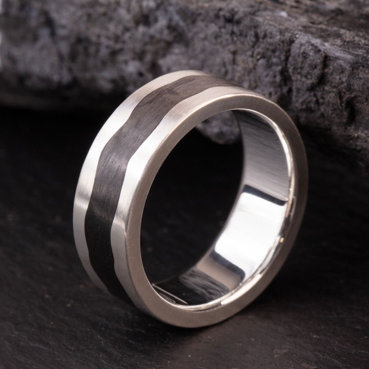 12th Edition Wave-2-Carbon Silberring