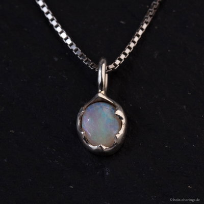 Einzelstück 0,5ct Opalanhänger mit Kronenfassung Nr0010
