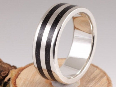 8th Edition Ebenholz – Stilvoller Holzring mit Silberelementen