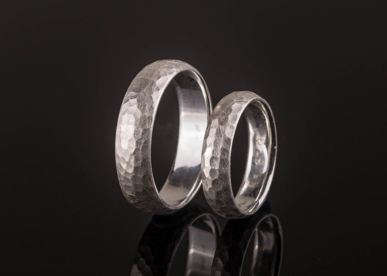 Gehämmerte Eheringe aus 925er Silber