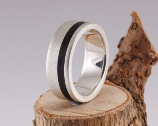 11th Edition Silberring mit Ebenholz – Exklusiver Ring mit edlem Holz