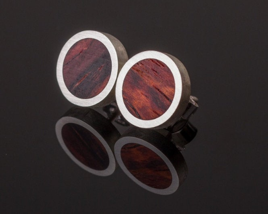 Ohrstecker aus Silber und Cocobolo