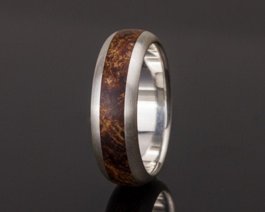 3rd Edition Slimline | Handgefertigter Holz Ring mit Diamant